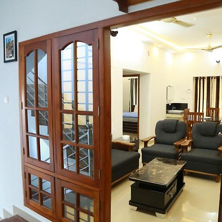 Down Town Holidays Thiruvananthapuram Zewnętrze zdjęcie